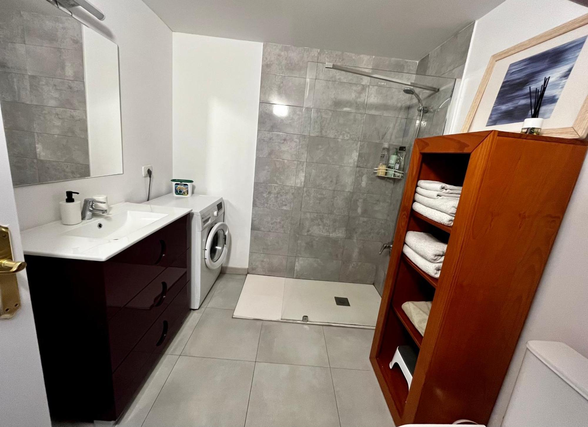 View Spacious Apartment *
